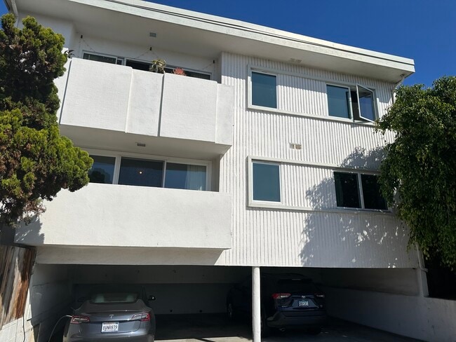 Building Photo - 22357 Pacific Coast Hwy Unit 4
