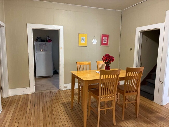 Photo - 4 Bedroom, 2 Full Bathroom Home With Central Air & Large Yard