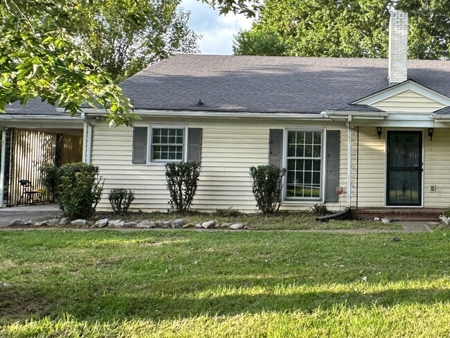 Building Photo - 1135 E Clark Blvd Rental