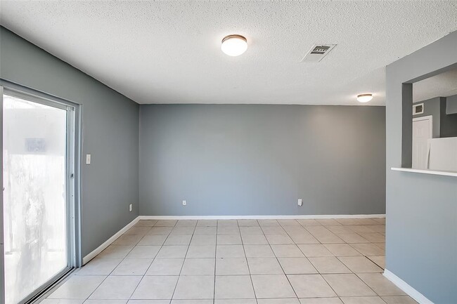 Photo - 2215 Mission Hill Dr