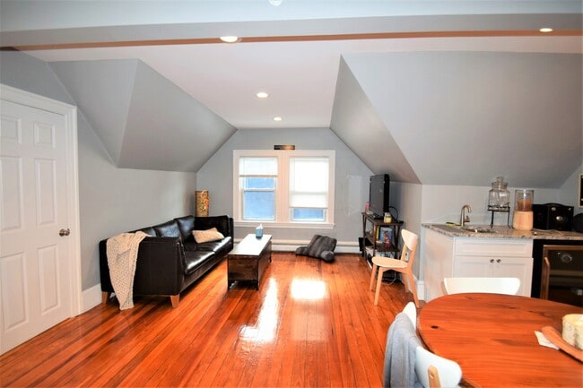 Photo - 32 Mapleton St Unit 3