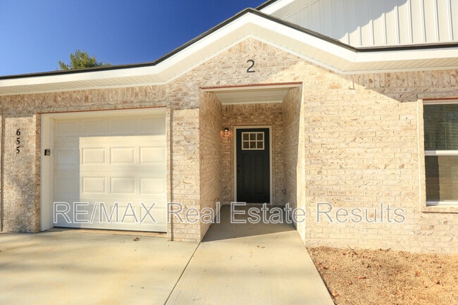 Photo - 655 N Genevieve Ave Unit 2