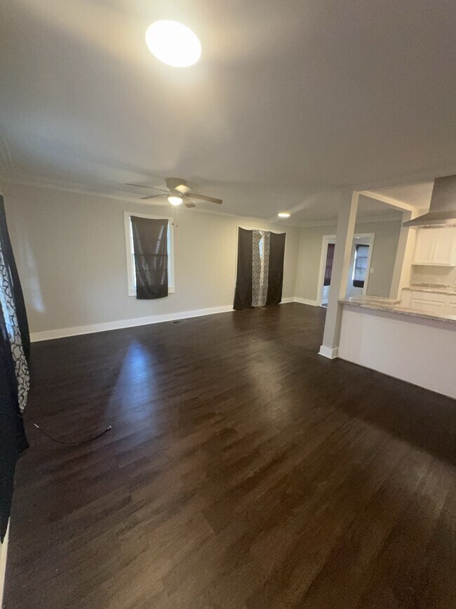 Photo - 201 W Santa Clair St