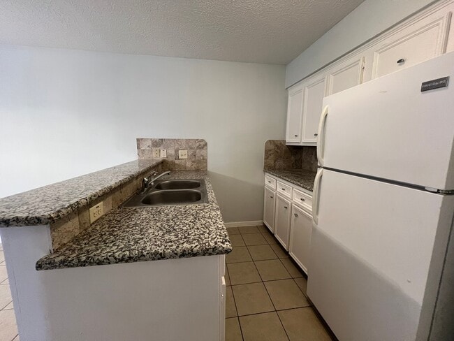 Photo - 11500 Meadow Ln Unit 4