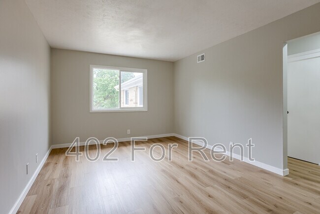 Photo - 4715 Davenport St