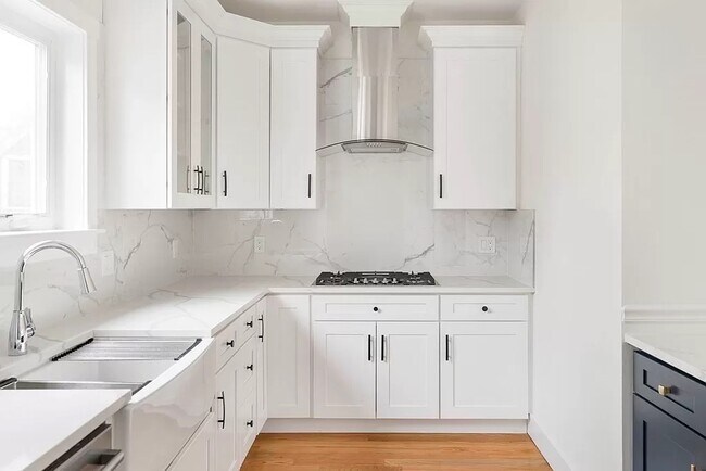 Photo - 55 Montrose St Unit 1