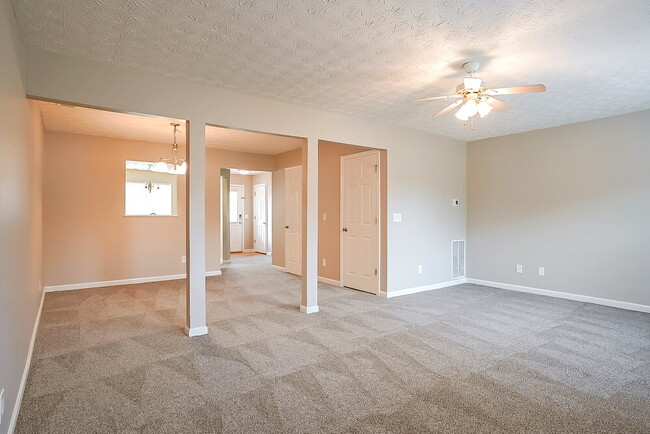Photo - 216 Meadowlark Pl