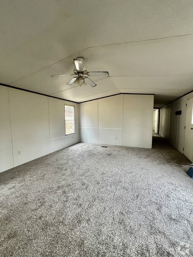 Building Photo - 3845 Wickham Rd Rental