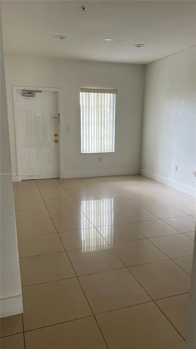 Photo - 6940 NW 179th St Unit 302-7