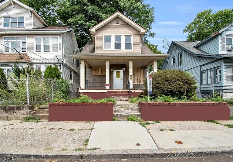 Photo - 225 Custer Ave House