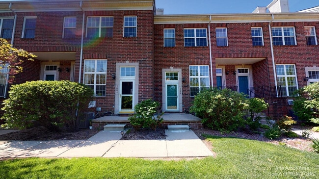 Building Photo - 1866 Lindsay Ln