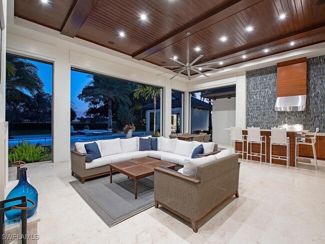 Photo - 740 Banyan Blvd