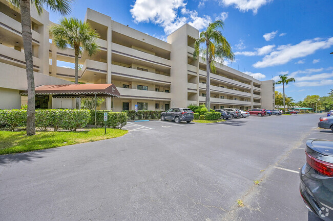 Building Photo - 3154 Via Poinciana Unit 306 Rental