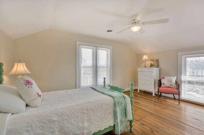 Photo - 207 Douglas Ave Unit B