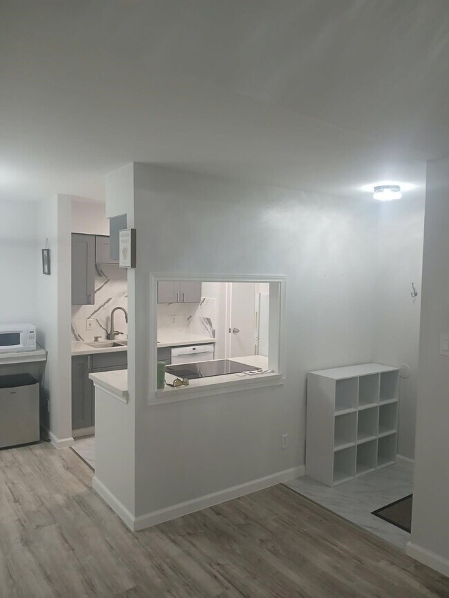 Building Photo - 12500 Sandpiper Dr Unit 66