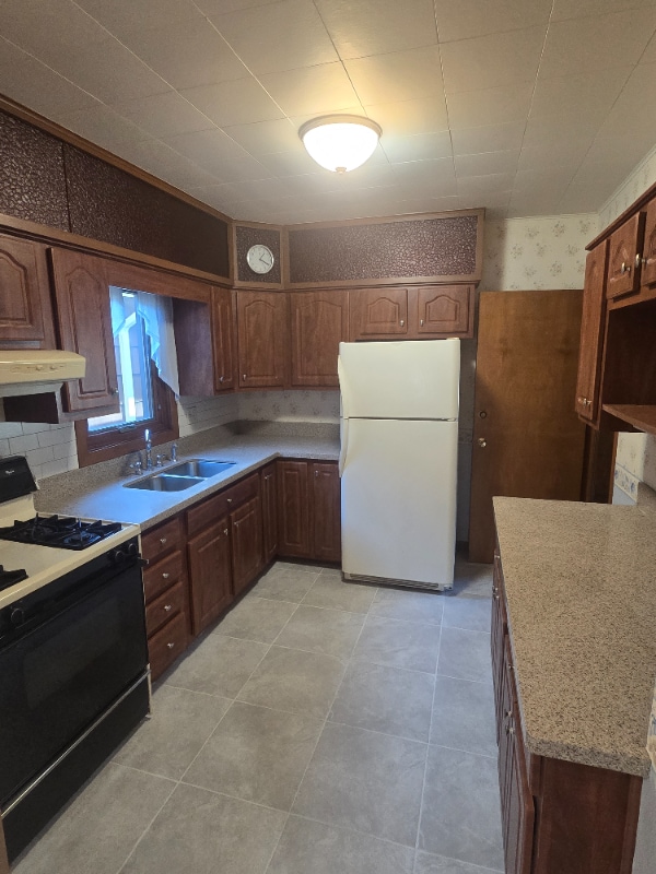 Photo - 1718 Lake Ave