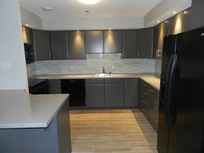Photo - WELCOME TO THE BRIGHT SIDE - ONE BEDROOM PLUS DEN IN DOWNTOWN DARTMOUTH Unit 202