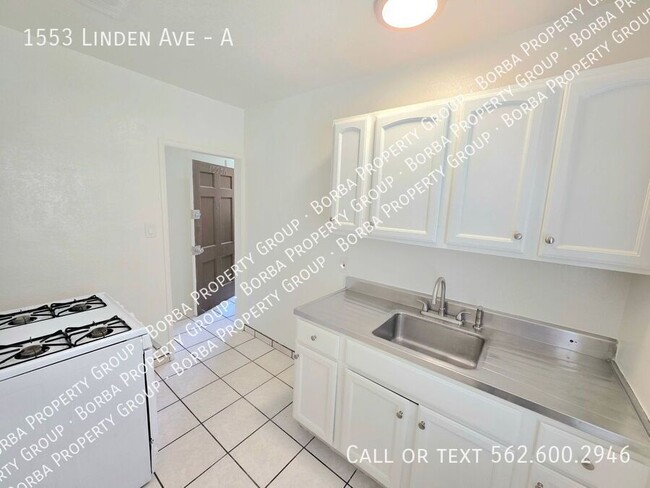 Building Photo - 1553 Linden Ave Unit A Rental