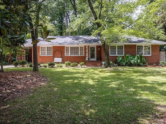 Building Photo - COMING SOON — Available August 17 | 3BR/2BA Midtown Brick Ranch | Lawn Care, Pest Control & W/D I...