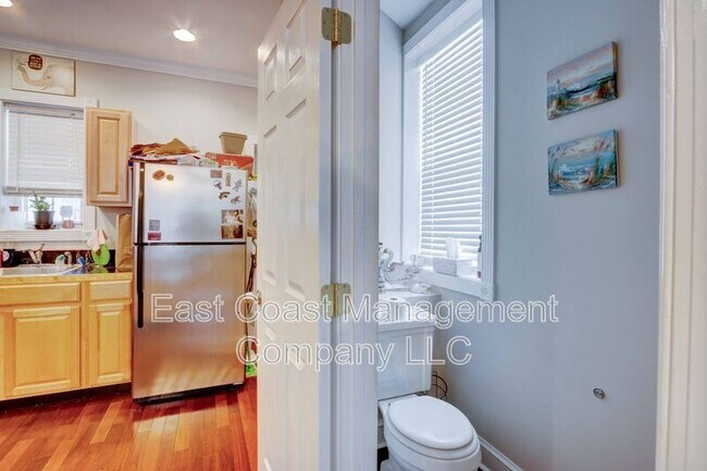 Photo - 1122 Scott St