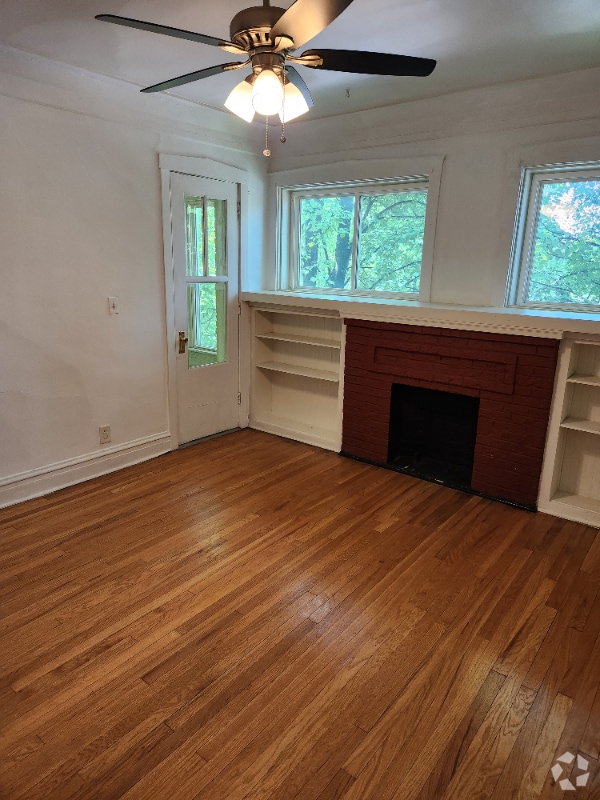 Building Photo - 4231 N Lockwood Ave Rental