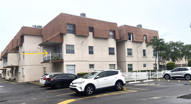Building Photo - 1570 W 46th St Unit 214