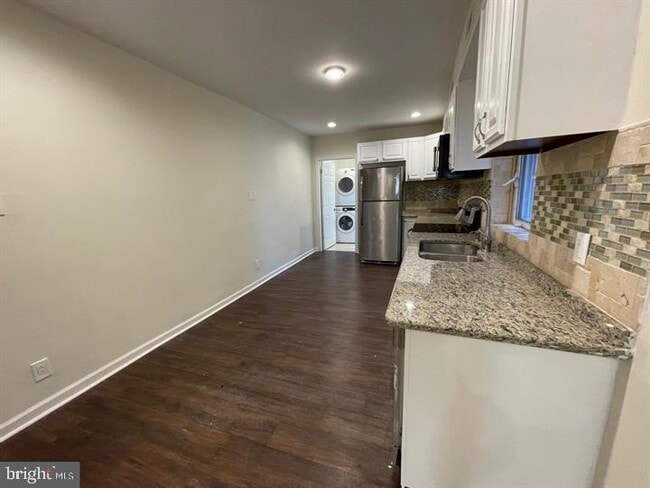 Photo - 2003 S 7th St