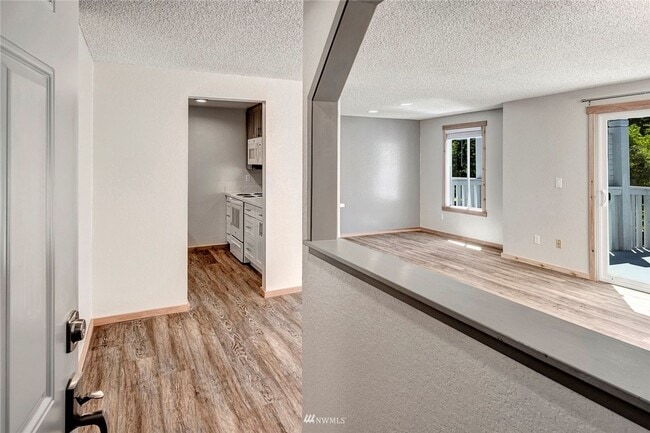 Photo - Burns 441 4 plex - North Bend Unit #30