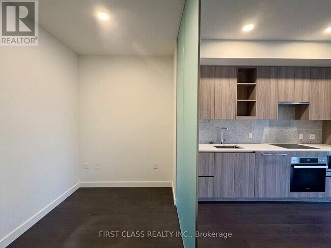 Photo - 95 McMahon Dr Unité 608