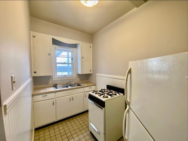 Photo - 1 bed/1 bath in Heritage Hill ( first floor) **Available in July** Unit Lyon 1