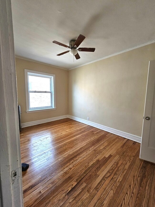 Photo - 4821 N Springfield Ave Unit 3E