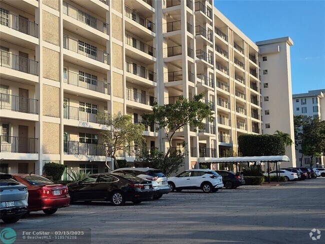 Building Photo - 3250 N Palm Aire Dr Unit 405 Rental