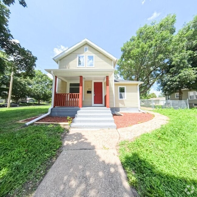 Building Photo - Remodeled 3 bed 1 bath w/huge garage- Jeff... Rental