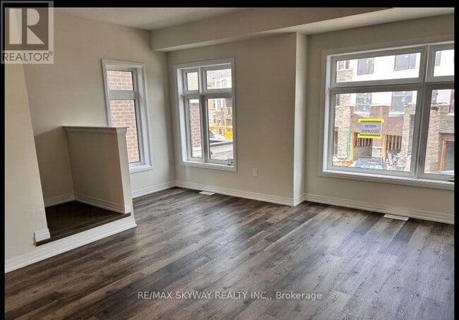 Photo - 66 Fieldridge Cres