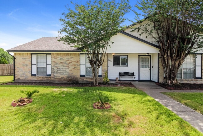 Photo - 3819 Old Post Rd Townhome