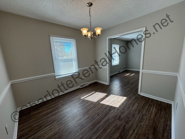 Photo - Nice 3 bedroom 2 bath home in Charlotte!