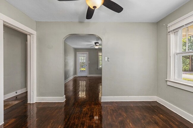 Photo - 202 Seymore Ave