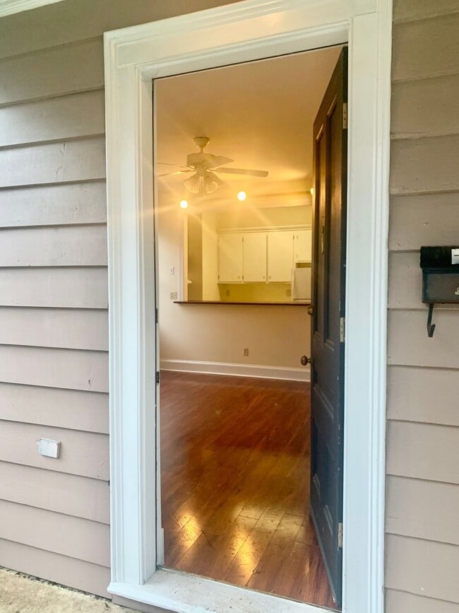 Photo - 405 N Madison St Unidad #1