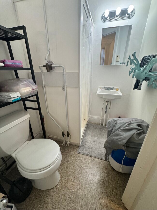 Photo - 405 Beacon St Unit 2