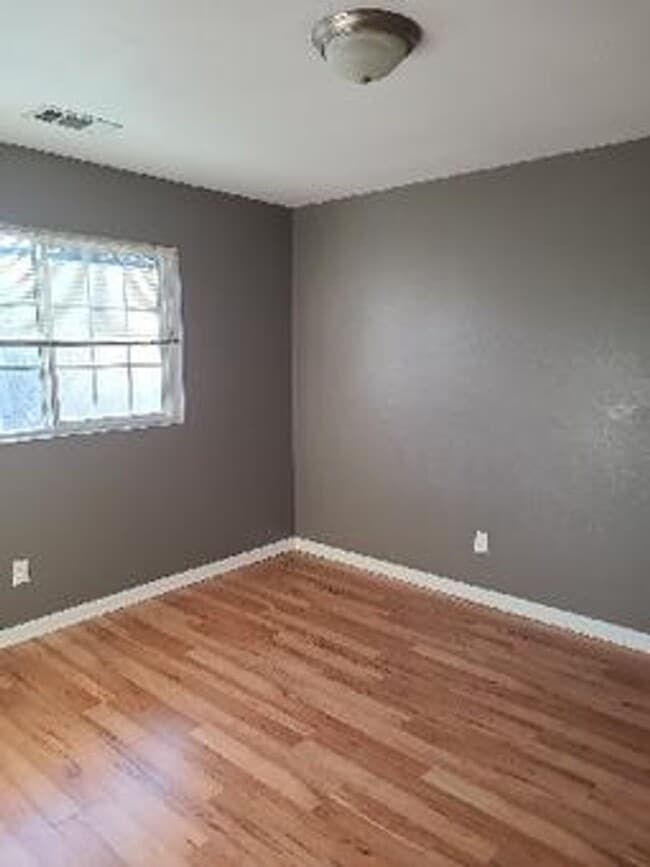 Photo - 3 Bed 2.5 bath Townhome