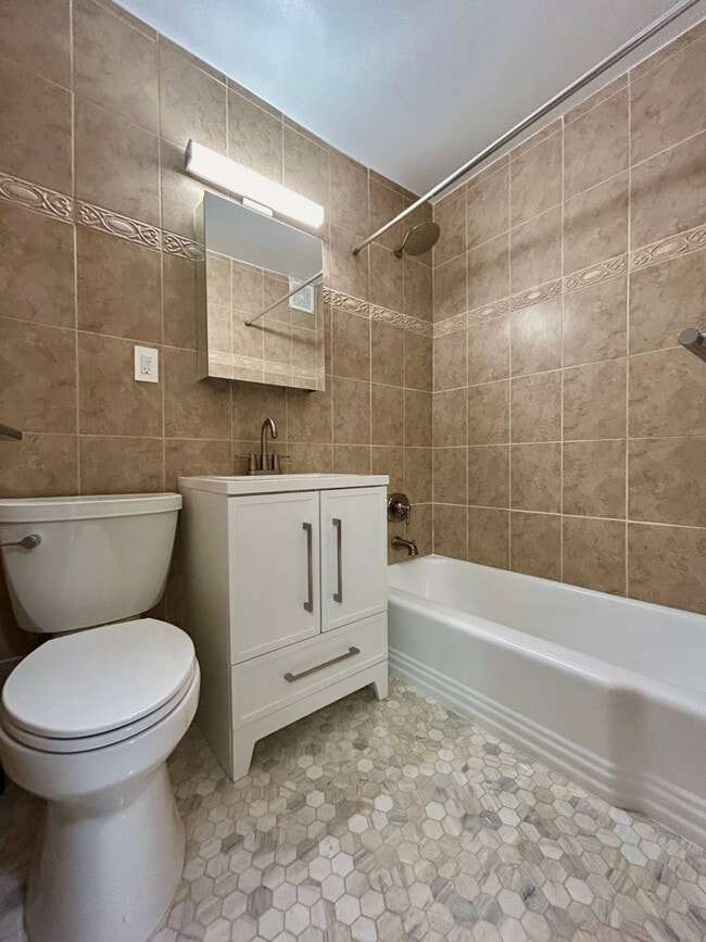 Photo - 5730 Mosholu Ave Unidad 3C