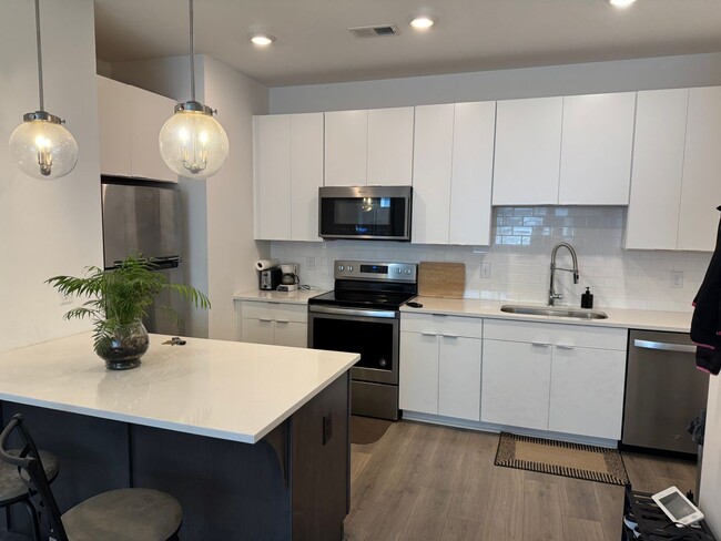 Photo - Great Studio in the Heart of Nashville Unit 104