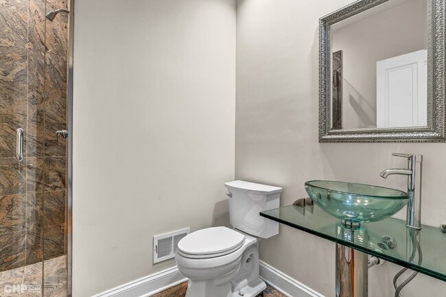 Photo - 2617 W Evergreen Ave Unidad 1E