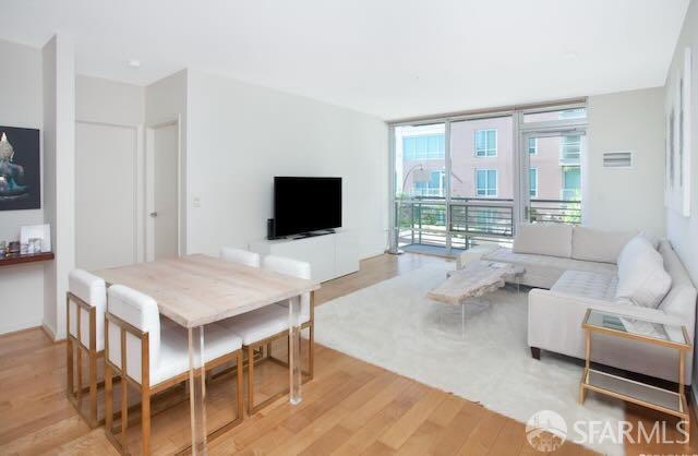 Building Photo - 325 Berry St