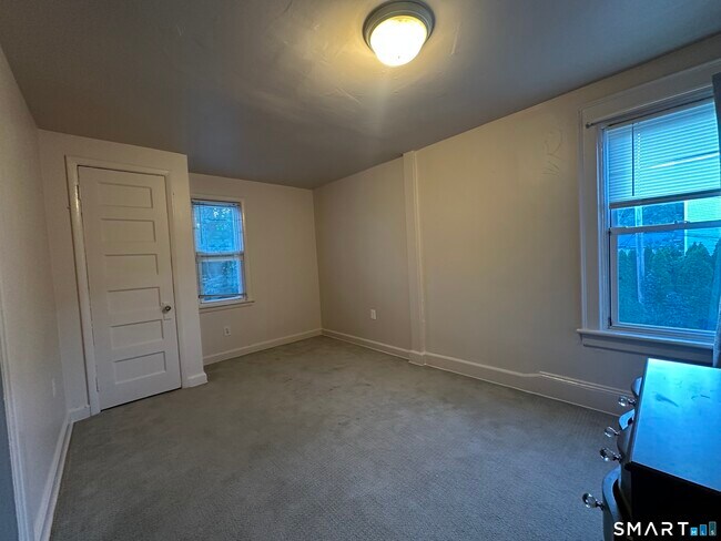 207 Flax Hill Rd Unit 3