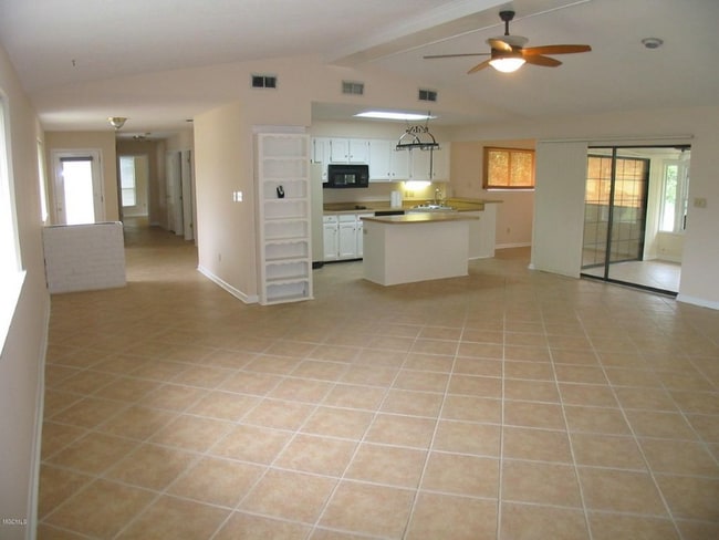 Photo - 56105 Diamondhead Dr E