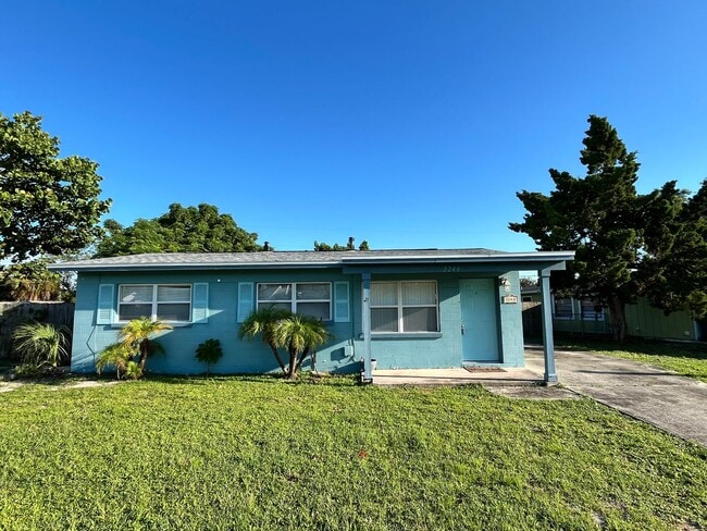 Building Photo - SHERWOOD PARK 3/1. Rental