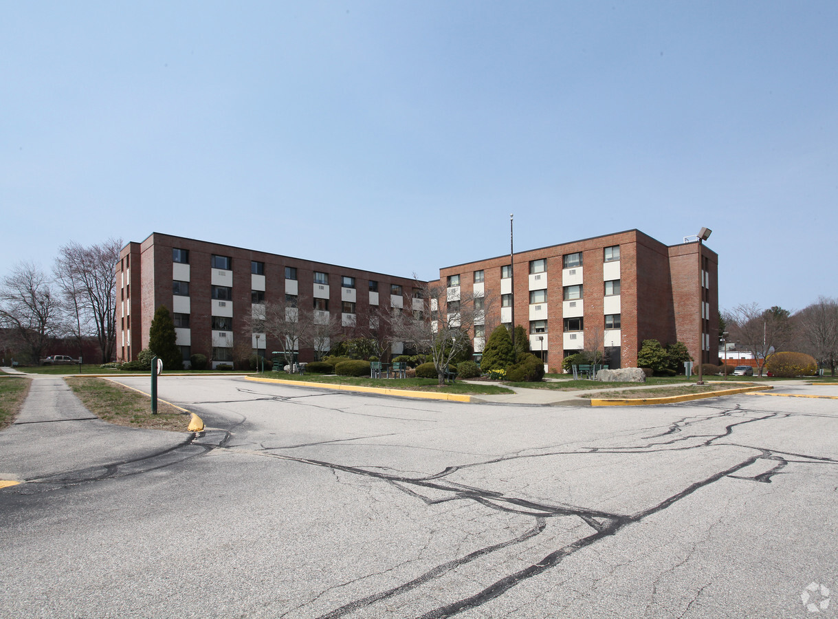 Poquonnock Village Senior and Family Housing - Poquonnock Village Senior and Family Housing Apartamentos