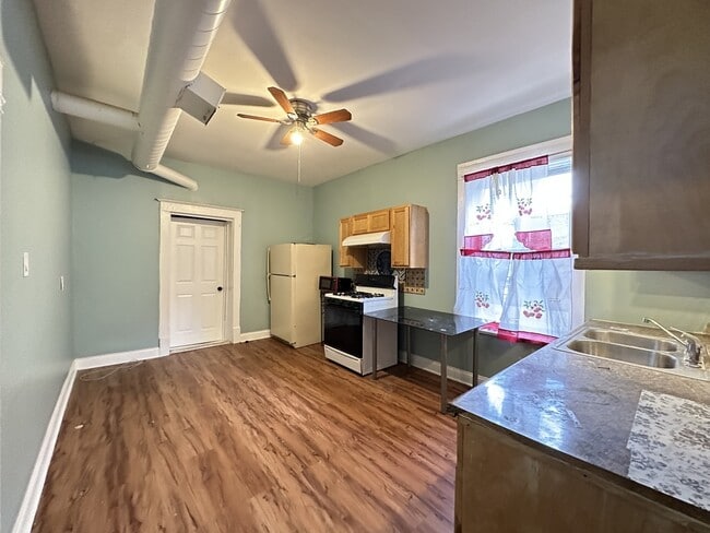 3336 W Chicago Ave Unit F2