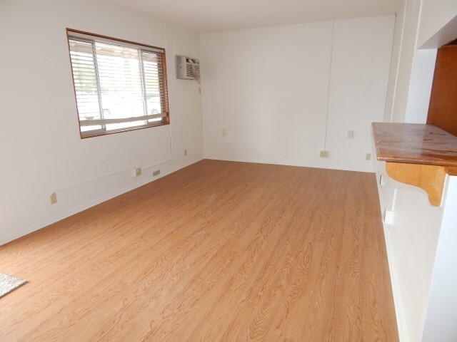 Building Photo - 175 N Fowler St Unit 175 N Fowler A